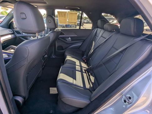 Used 2025 Mercedes-Benz GLE 450e 4MATIC image 29