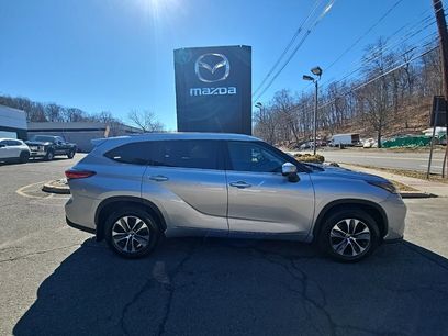 Used 2021 Toyota Highlander XLE