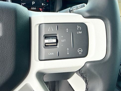 New 2026 Land Rover Defender 110 X-Dynamic SE AWD/4WD image 39