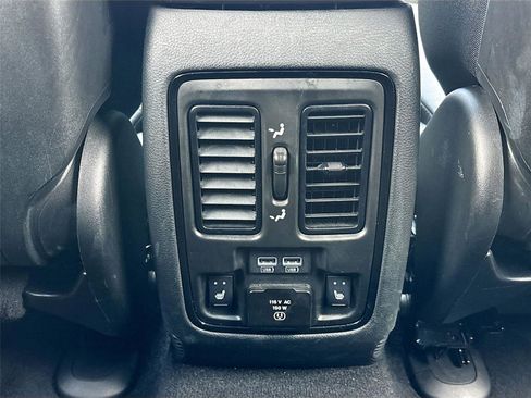 Used 2023 Dodge Durango GT image 31