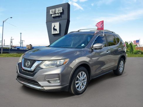 Used 2018 Nissan Rogue SV w/ Premium Package FWD image 1