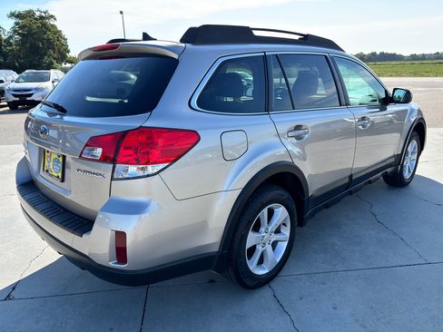 Used 2014 Subaru Outback 2.5i Premium image 4