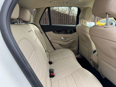 Used 2019 Mercedes-Benz GLC 300 4MATIC image 25