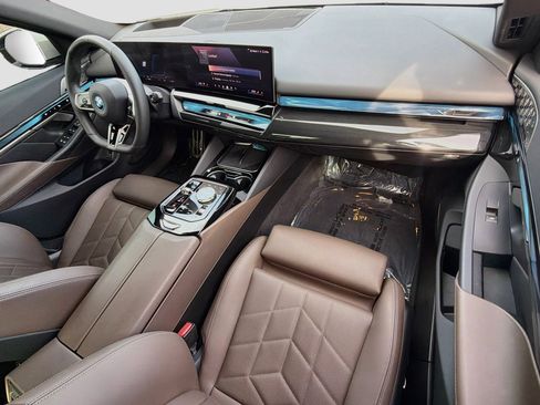 Certified 2024 BMW i5 eDrive40i w/ Executive Package RWD image 14
