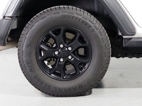 Used 2023 Jeep Wrangler Willys image 31