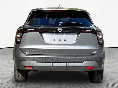 Used 2025 Nissan Kicks SV image 7