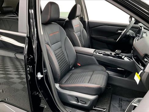 New 2026 Nissan Rogue SV image 32