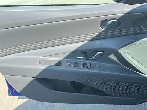 Used 2025 Hyundai Elantra SEL FWD image 20