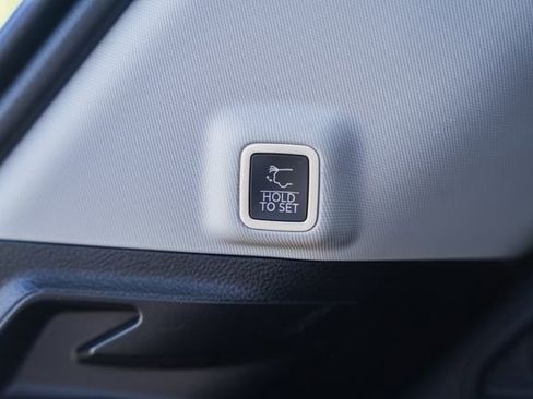Used 2023 Jeep Grand Cherokee Limited AWD/4WD image 15