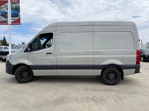 Used 2024 Mercedes-Benz Sprinter 2500 image 5