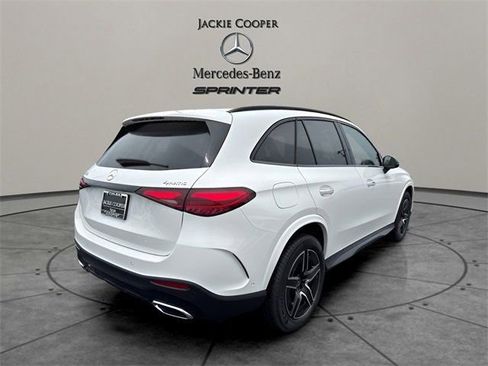 New 2025 Mercedes-Benz GLC 300 4MATIC image 4
