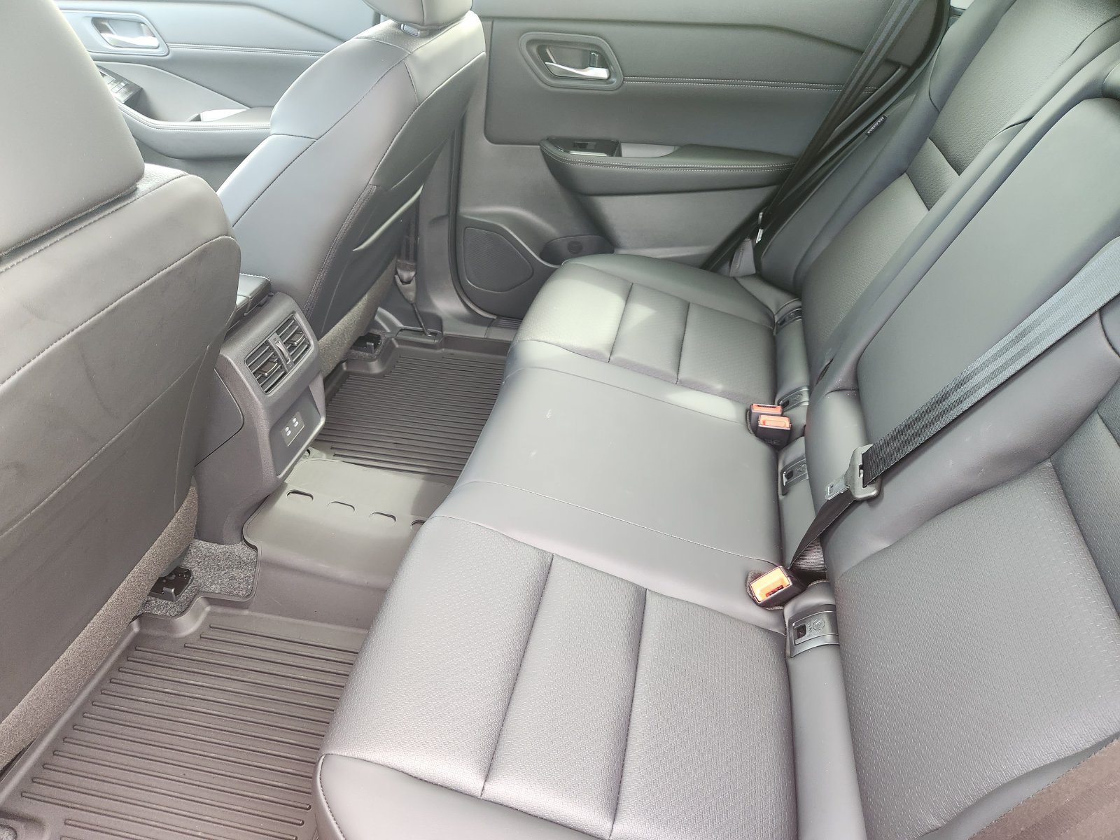 New 2026 Nissan Rogue Dark Armor FWD image 24
