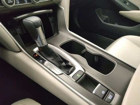 Used 2018 Honda Accord LX image 26