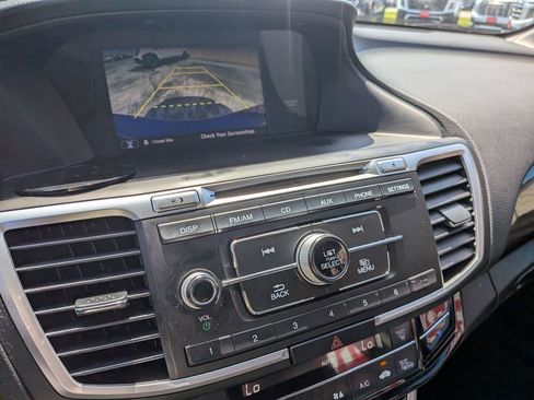 Used 2017 Honda Accord Hybrid Sedan image 18