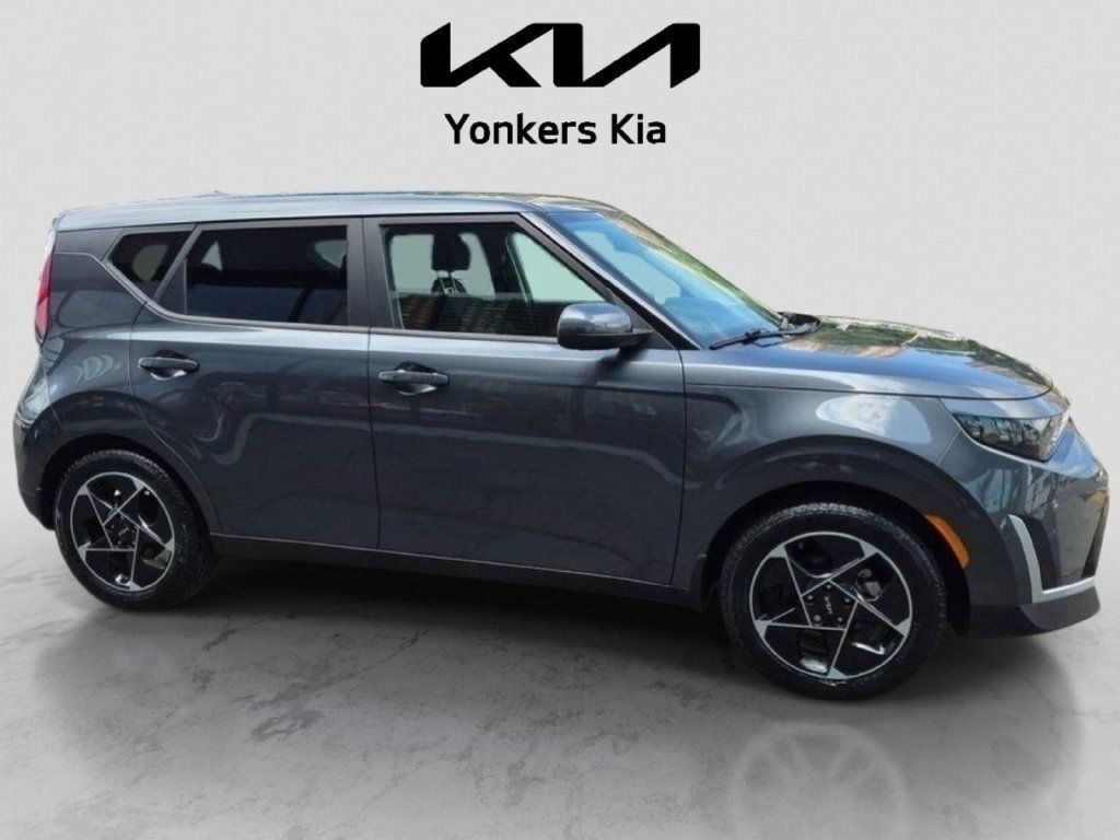 Certified 2023 Kia Soul EX FWD image 5