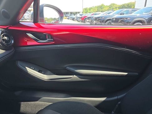 Certified 2022 MAZDA MX-5 Miata Club RWD image 18