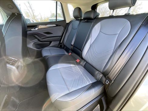 New 2026 Volkswagen Tiguan SE image 15