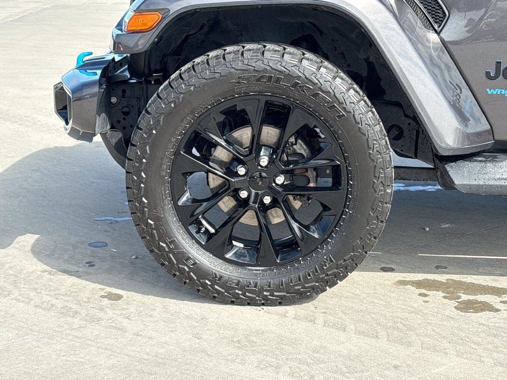Used 2021 Jeep Wrangler Unlimited Sahara AWD/4WD image 19