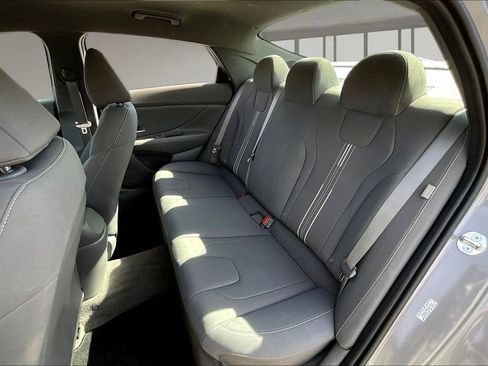 Used 2024 Hyundai Elantra SEL FWD image 21