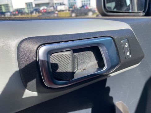 Used 2021 Ford Bronco Badlands image 11