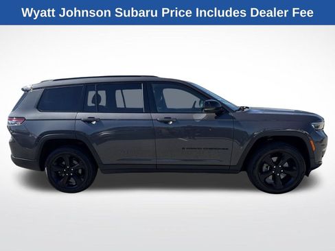 Used 2025 Jeep Grand Cherokee L Limited w/ Black Appearance Package AWD/4WD image 8