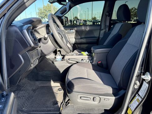 Used 2023 Toyota Tacoma TRD Off-Road image 14