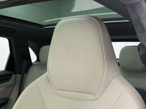 Used 2021 Porsche Cayenne GTS w/ Premium Package Plus image 23