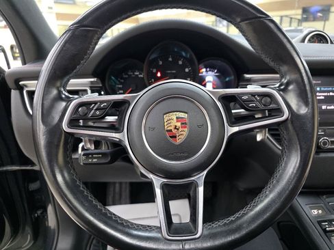 Used 2018 Porsche Macan AWD/4WD image 30