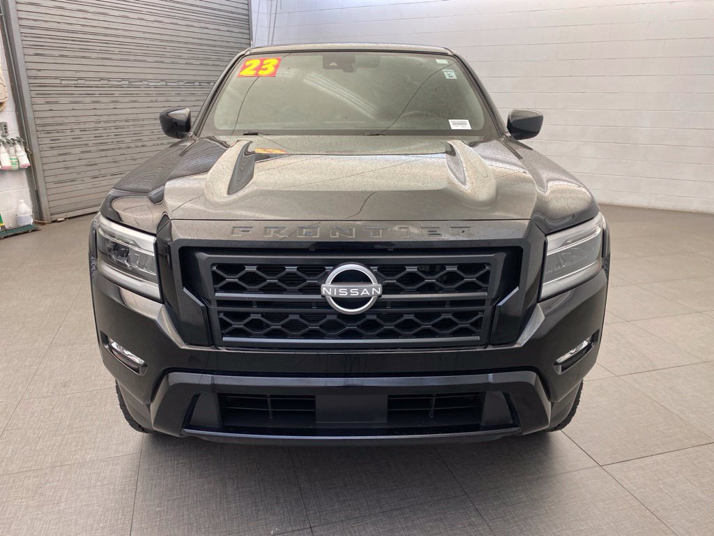 Used 2023 Nissan Frontier SV w/ Midnight Edition Package RWD image 5