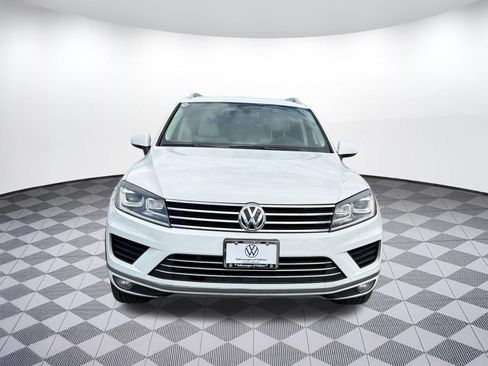 Used 2016 Volkswagen Touareg Sport AWD/4WD image 6