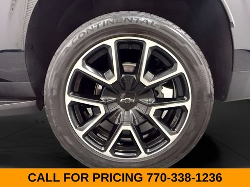 Used 2021 Chevrolet Suburban RST w/ Rear Media and Nav Package AWD/4WD image 33