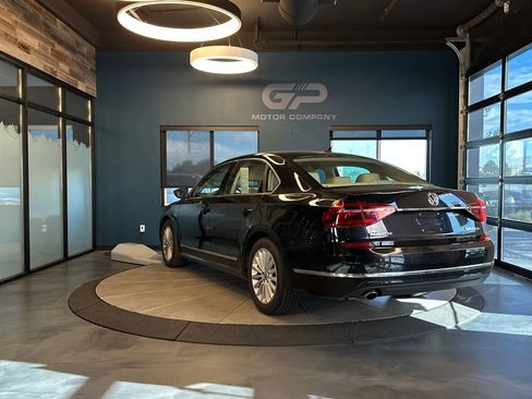 Used 2017 Volkswagen Passat 1.8T SE FWD image 5