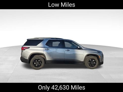 Used 2023 Chevrolet Traverse LT w/ Midnight/Sport Edition AWD/4WD image 2