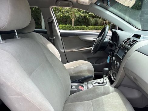 Used 2013 Toyota Corolla LE FWD image 27