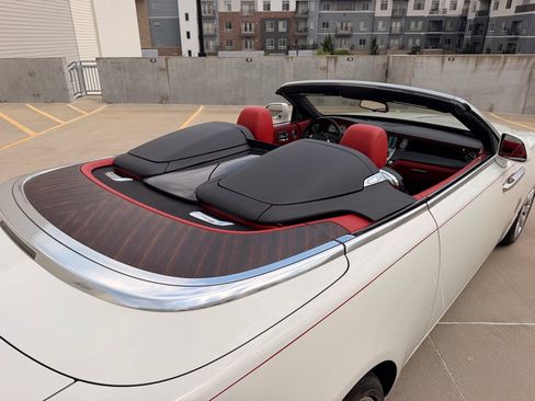 Used 2017 Rolls-Royce Dawn RWD image 12