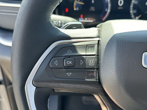 New 2025 Jeep Grand Cherokee Limited w/ Luxury Tech Group II AWD/4WD image 17