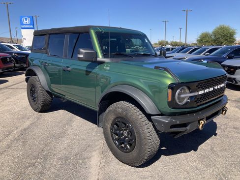 Used 2022 Ford Bronco Wildtrak image 4