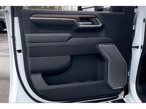 Used 2024 Chevrolet Silverado 3500 High Country w/ Technology Package image 25