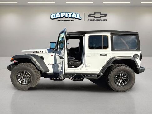 Used 2024 Jeep Wrangler Unlimited Rubicon w/ XTREMEE 35" Tire Package image 13