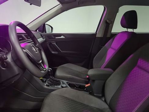 Used 2021 Volkswagen Tiguan S image 9