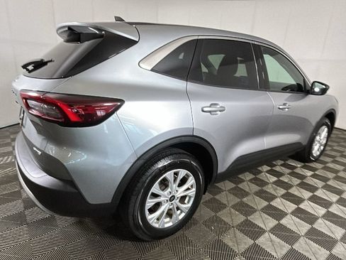 Used 2024 Ford Escape Active AWD/4WD image 3