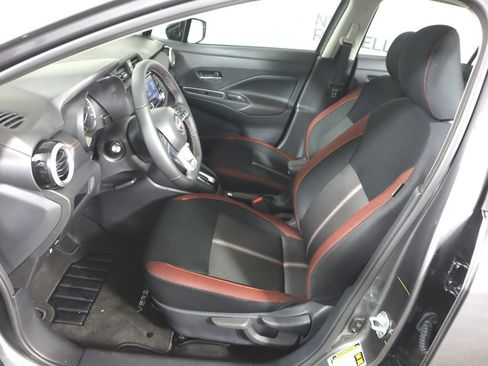 Certified 2025 Nissan Versa SR w/ Trunk Package image 18