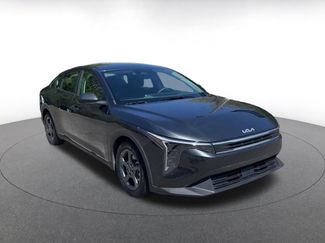 Used 2025 Kia K4 LXS video 2