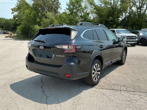 Used 2023 Subaru Outback Premium AWD/4WD image 5
