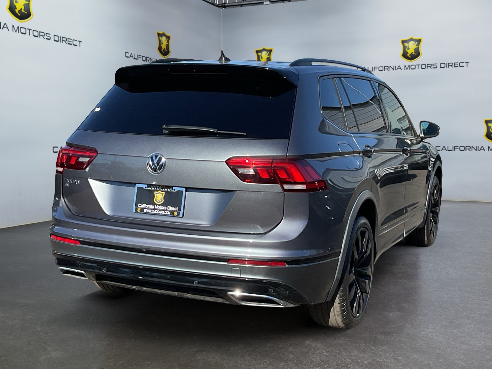 Used 2021 Volkswagen Tiguan S FWD image 5