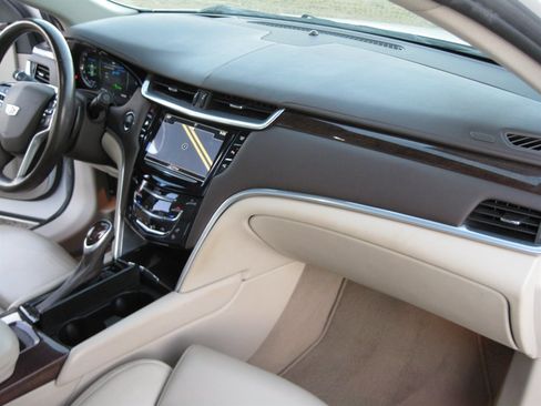 Used 2016 Cadillac XTS Premium image 37