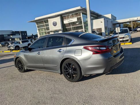 Used 2018 Nissan Altima 2.5 SR w/ SR Midnight Edition image 5