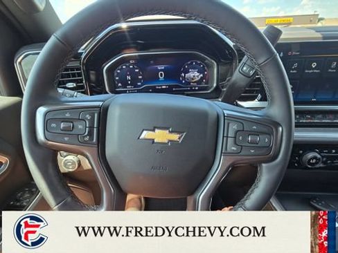 Used 2025 Chevrolet Silverado 2500 High Country w/ High Country Premium Package AWD/4WD image 12
