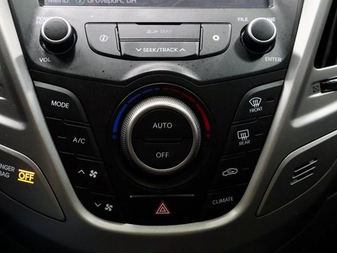 Used 2017 Hyundai Veloster Value Edition image 28