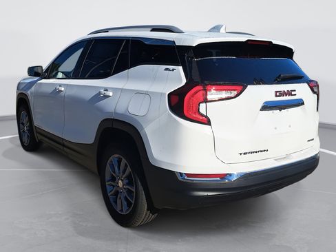 New 2024 GMC Terrain SLT image 7